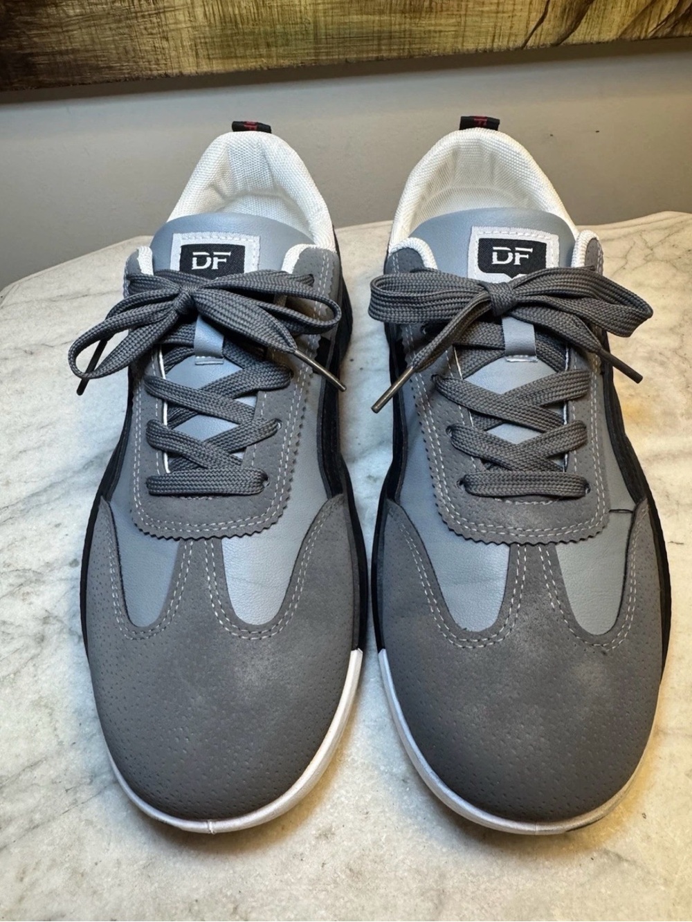 De Florance Women’s Vintage-Style Sneakers, Designed In Italy-Size 10, Pre-Owned
